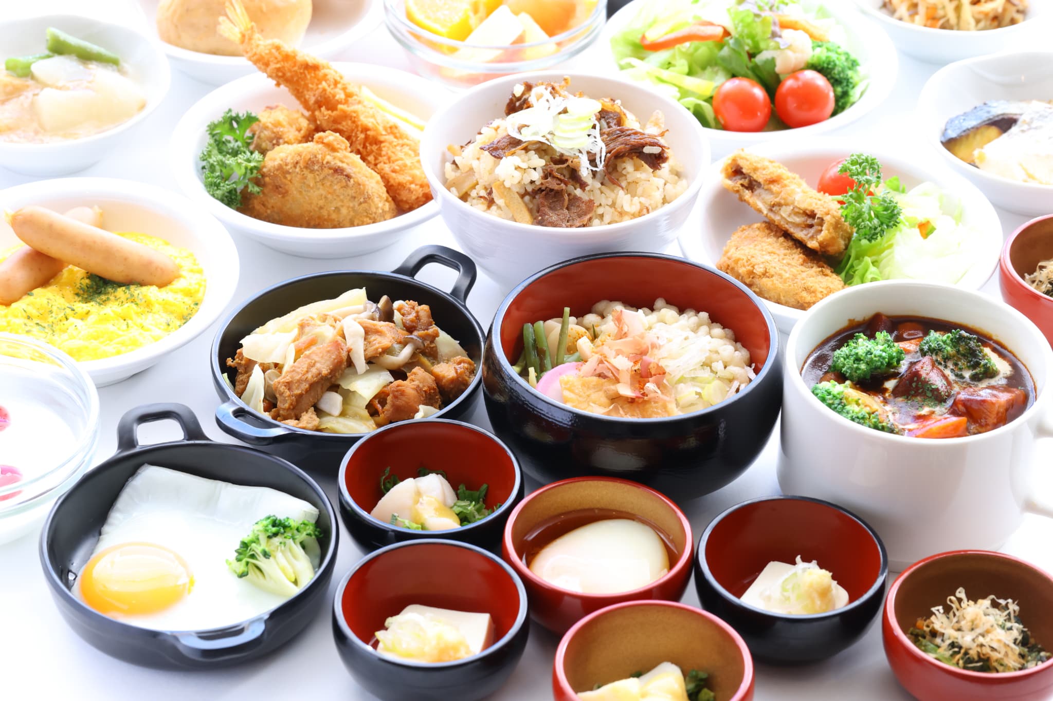 ビジネスホテル ドーミーイン岐阜駅前 朝食バイキング・小鉢横丁・出来たての卵料理に加え、地域ごとの特色を出した「ご当地逸品料理」